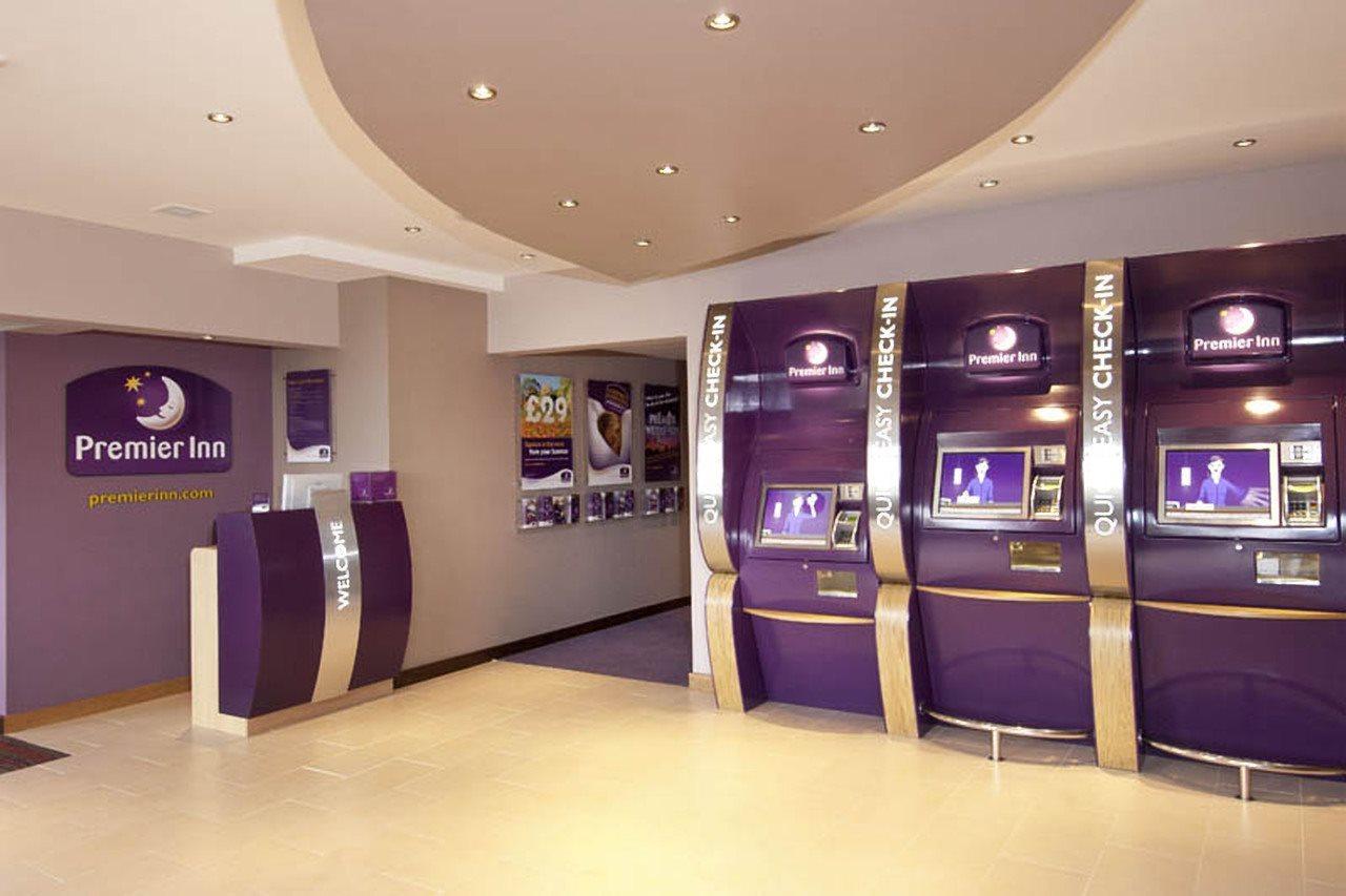 Premier Inn London Hanger Lane Kültér fotó
