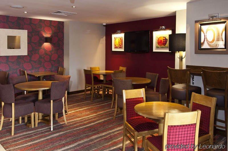Premier Inn London Hanger Lane Kültér fotó