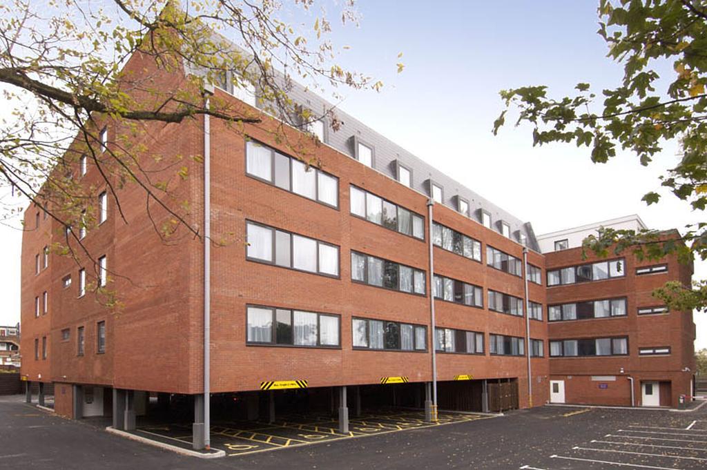 Premier Inn London Hanger Lane Kültér fotó